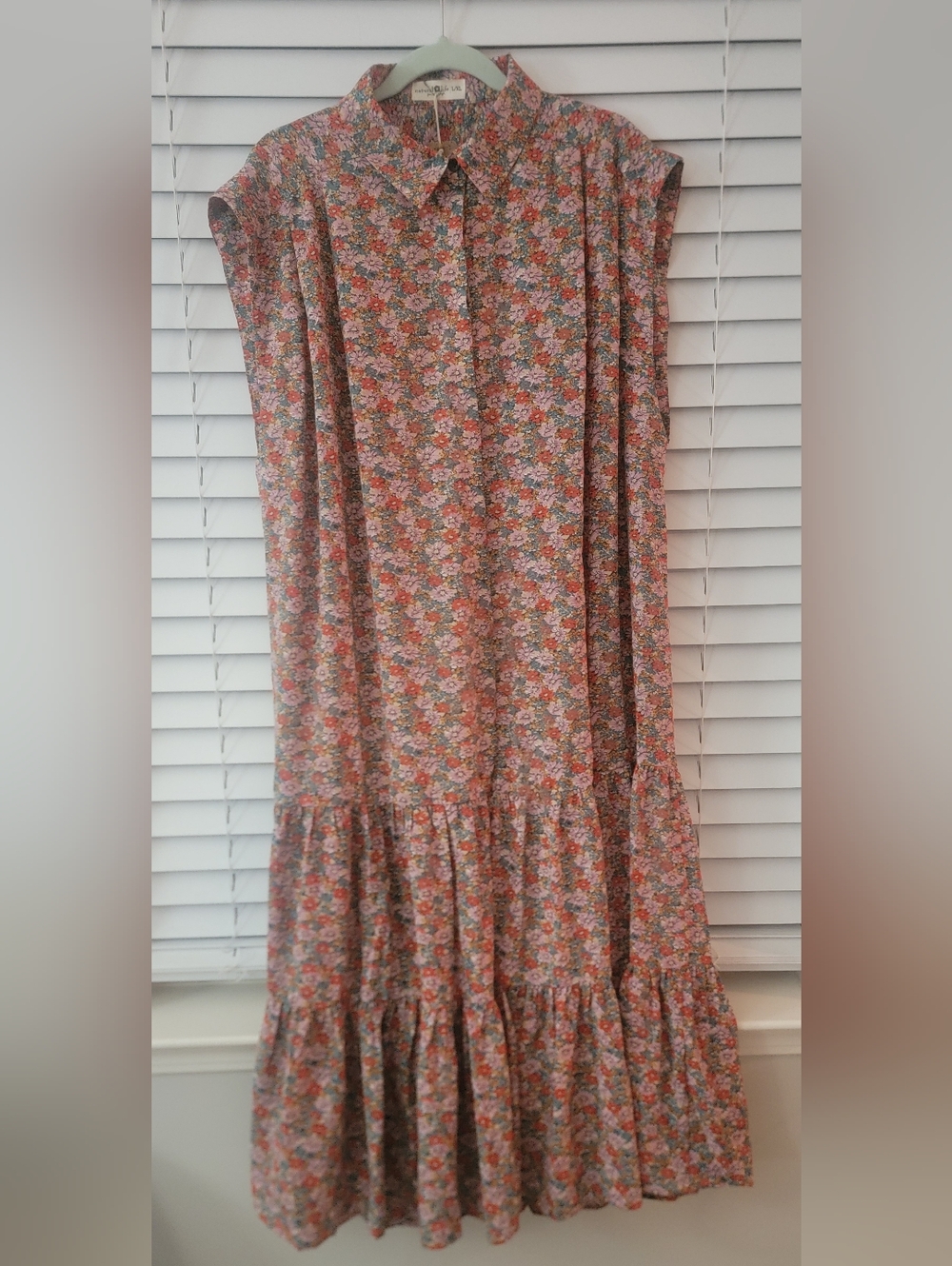 NATURAL LIFE Floral Maxi Dress in Peach and Cream - Picture 2 of 7